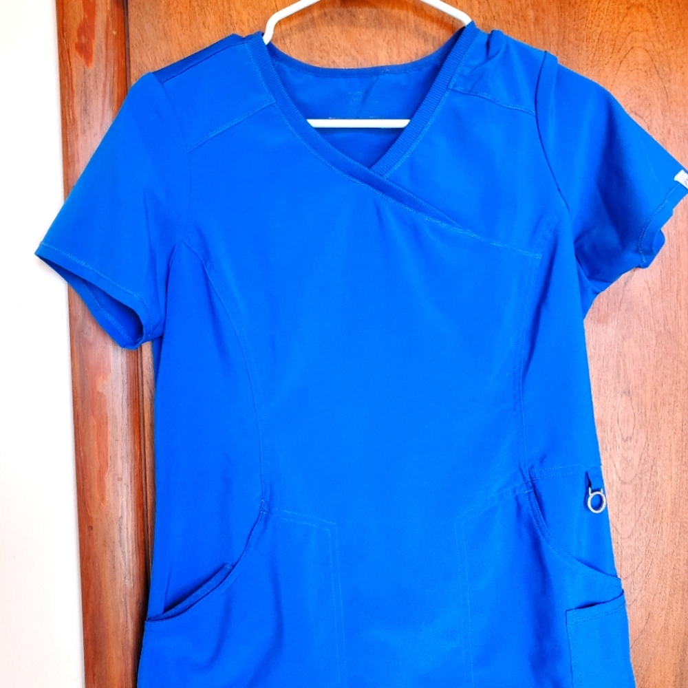 Cherokee Infinity scrub top royal blue small